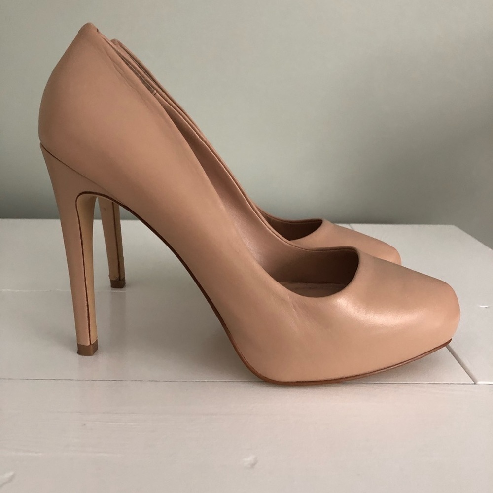 Charles David Nude Heels Size 6